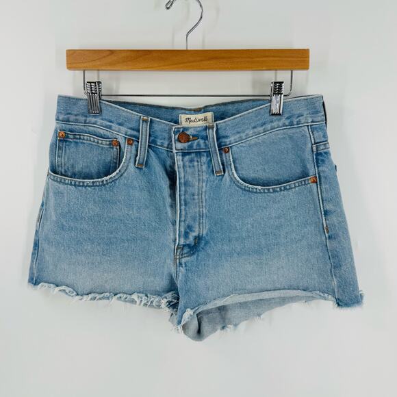 Madewell Pants - Madewell Light Wash Relaxed Denim Shorts Classic Cutoff Size 28